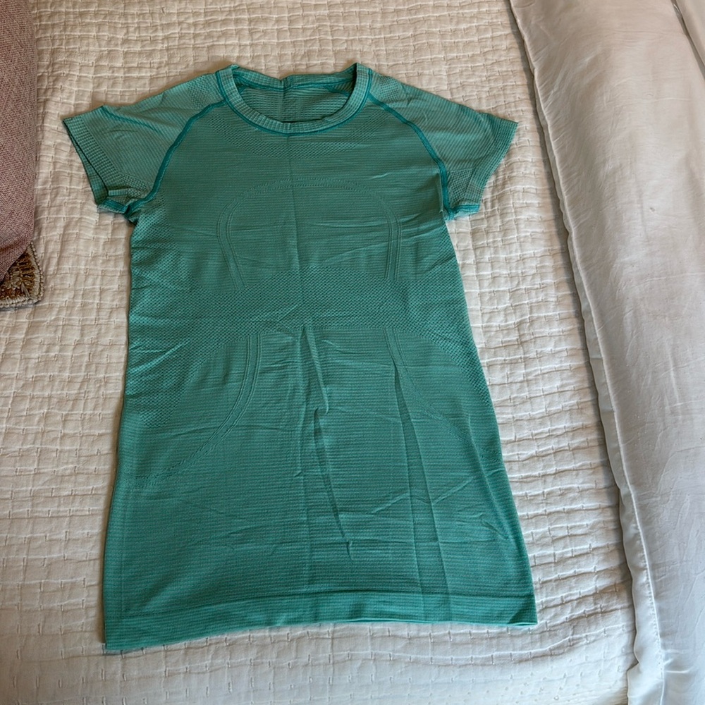 Lululemon swiftly top